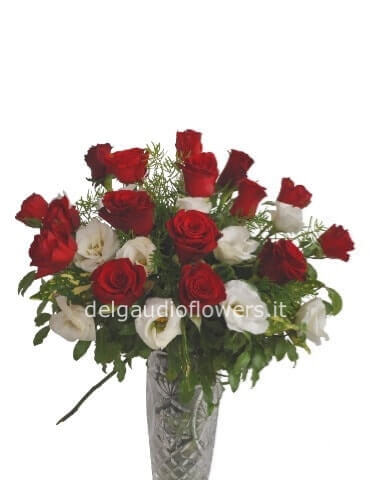 Rose rosse e lisianthus